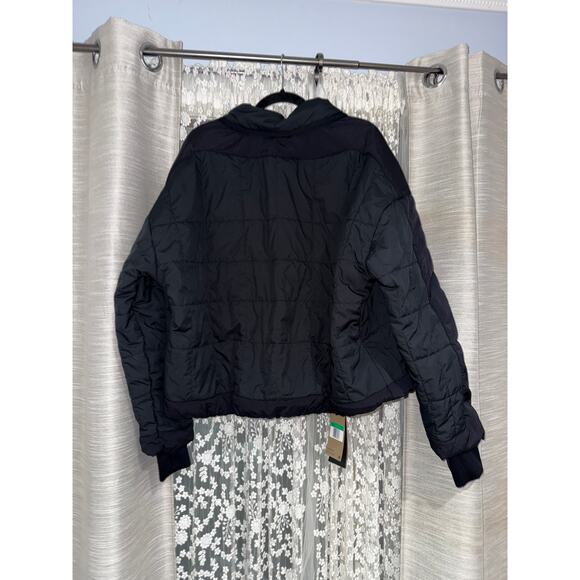 Nike air puffer jacket in black women’s size xl - NEW - Picture 3 of 4